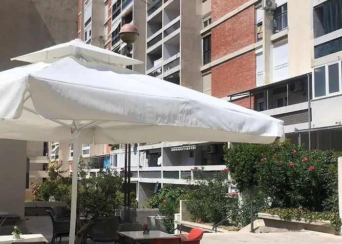 Cool Apartment Split