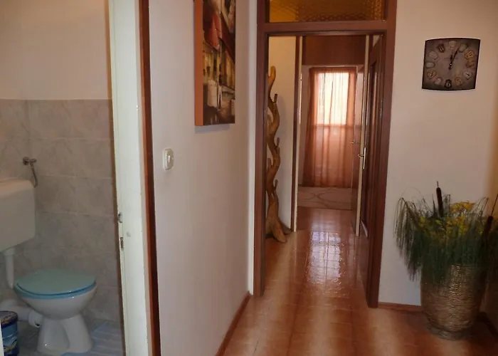 Cool Apartment Split