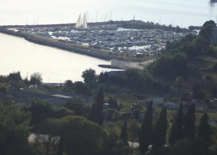 Apartment Cool Split